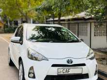 https://riyasewana.com/uploads/toyota-aqua-s-2014-149311012953.jpg
