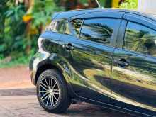 https://riyasewana.com/uploads/toyota-aqua-s-2014-1613144712954.jpg