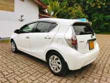 https://riyasewana.com/uploads/toyota-aqua-s-2014-167323112283.jpg