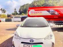 Toyota Aqua S Grade 2014 Car