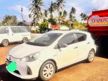 https://riyasewana.com/uploads/toyota-aqua-s-2014-2013581912303.jpg