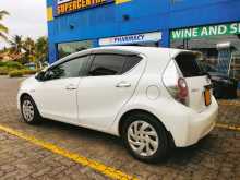 https://riyasewana.com/uploads/toyota-aqua-s-2014-269380212713.jpg