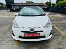 https://riyasewana.com/uploads/toyota-aqua-s-2014-38490312472.jpg