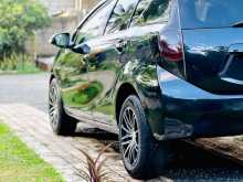 https://riyasewana.com/uploads/toyota-aqua-s-2014-48513712244.jpg