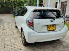 https://riyasewana.com/uploads/toyota-aqua-s-2014-511395712304.jpg
