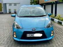 https://riyasewana.com/uploads/toyota-aqua-s-2014-62491112832.jpg