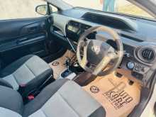 https://riyasewana.com/uploads/toyota-aqua-s-2014-89154612272.jpg