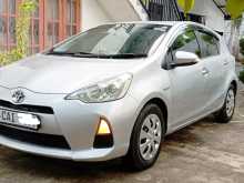 https://riyasewana.com/uploads/toyota-aqua-s-2015-1921071712813.jpg