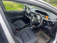 https://riyasewana.com/uploads/toyota-aqua-s-2016-920182012794.jpg