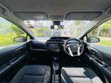 https://riyasewana.com/uploads/toyota-aqua-s-2113358585.jpg