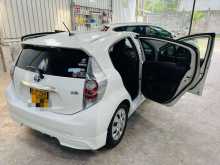 https://riyasewana.com/uploads/toyota-aqua-s-221130524933.jpg