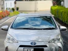 Toyota Aqua S Grade 2013 Car