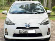 Toyota Aqua S Limited 2012 Car