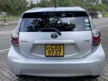https://riyasewana.com/uploads/toyota-aqua-s-2611335422683.jpg