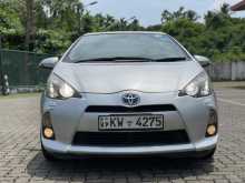 https://riyasewana.com/uploads/toyota-aqua-s-2671707922.jpg