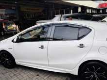 https://riyasewana.com/uploads/toyota-aqua-s-2912474322122.jpg