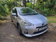https://riyasewana.com/uploads/toyota-aqua-s-311138016885.jpg