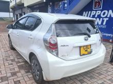https://riyasewana.com/uploads/toyota-aqua-s-32110176014.jpg