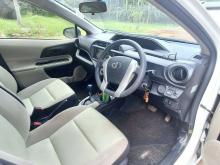 https://riyasewana.com/uploads/toyota-aqua-s-32110186065.jpg