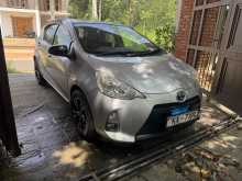 https://riyasewana.com/uploads/toyota-aqua-s-413591122582.jpg