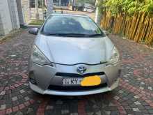 Toyota AQUA S Grade 2013 Car