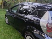https://riyasewana.com/uploads/toyota-aqua-s-421182817546.jpg