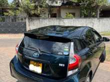 https://riyasewana.com/uploads/toyota-aqua-s-49030522232.jpg