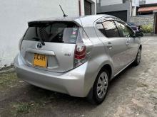 https://riyasewana.com/uploads/toyota-aqua-s-519571324232.jpg