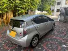 https://riyasewana.com/uploads/toyota-aqua-s-5825274183.jpg