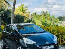 https://riyasewana.com/uploads/toyota-aqua-s-619483624151.jpg