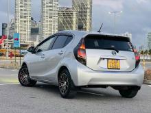 https://riyasewana.com/uploads/toyota-aqua-s-620013724162.jpg