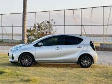 https://riyasewana.com/uploads/toyota-aqua-s-622161824752.jpg