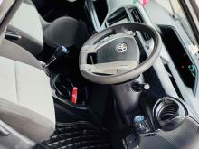 https://riyasewana.com/uploads/toyota-aqua-s-78383024013.jpg