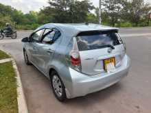 https://riyasewana.com/uploads/toyota-aqua-s-81422444133.jpg