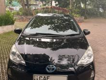 https://riyasewana.com/uploads/toyota-aqua-s-819583310151.jpg