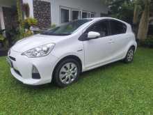 https://riyasewana.com/uploads/toyota-aqua-s-grade-2014-159300712812.jpg