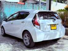 https://riyasewana.com/uploads/toyota-aqua-special-2017-1415583112962.jpg