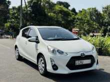https://riyasewana.com/uploads/toyota-aqua-urban-128445022952.jpg