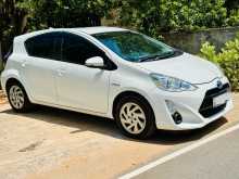 https://riyasewana.com/uploads/toyota-aqua-urban-13161540853.jpg