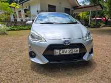 https://riyasewana.com/uploads/toyota-aqua-urban-162016124582.jpg