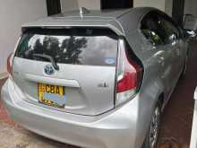 https://riyasewana.com/uploads/toyota-aqua-urban-172139024762.jpg