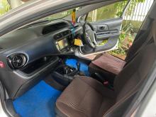 https://riyasewana.com/uploads/toyota-aqua-urban-172141186474.jpg