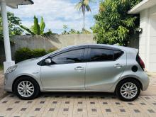 https://riyasewana.com/uploads/toyota-aqua-urban-19344324841.jpg