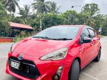 https://riyasewana.com/uploads/toyota-aqua-urban-2014-2316371913002.jpg
