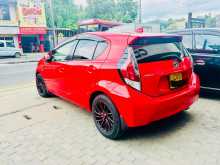 https://riyasewana.com/uploads/toyota-aqua-urban-2014-919314712033.jpg
