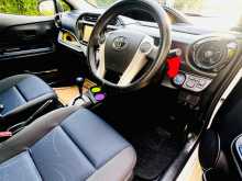 https://riyasewana.com/uploads/toyota-aqua-urban-2015-16590912383.jpg