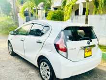 https://riyasewana.com/uploads/toyota-aqua-urban-2015-16590912502.jpg