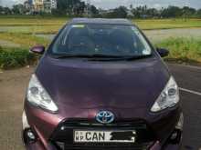 https://riyasewana.com/uploads/toyota-aqua-urban-2015-166161312832.jpg