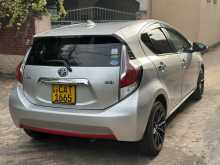 https://riyasewana.com/uploads/toyota-aqua-urban-2015-211501012392.jpg