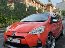 https://riyasewana.com/uploads/toyota-aqua-urban-2015-2215333212102.jpg
